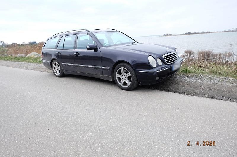 Gebraucht Mercedes E220 Avantgarde 143 PS (105 kW) 2002 Kombi