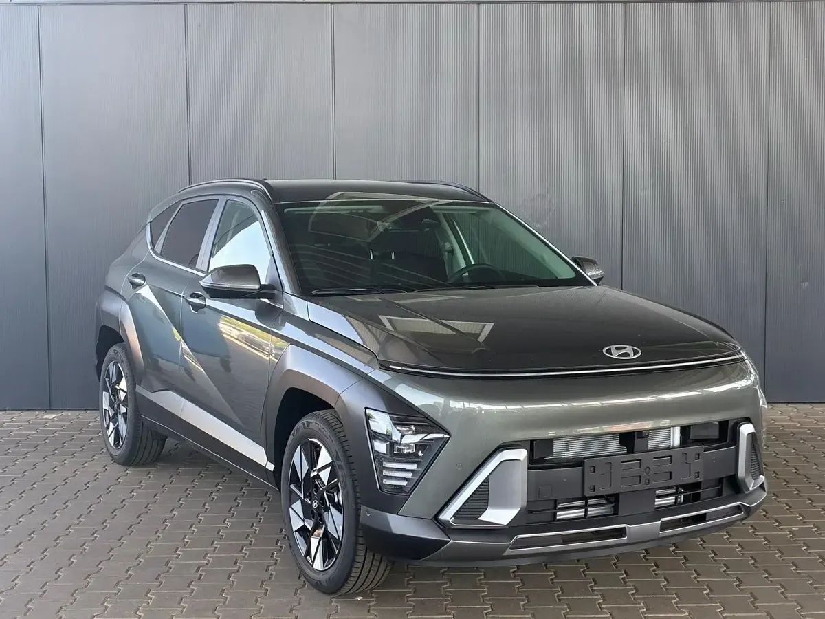 Neu Hyundai Kona Comfort 101 PS (74 kW) 2025 Amazon grey SUV