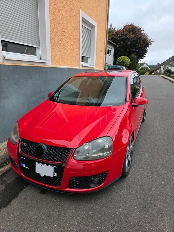 Rot Gebraucht 2025 VW Golf GTI Coupé | 6.000 € - Bild 1/4