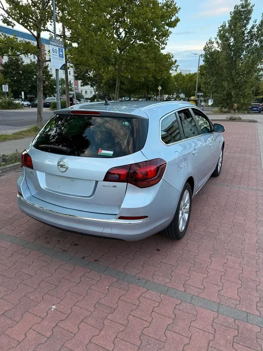 Gebraucht Opel Astra 110 PS (80 kW) 2016 Blau Kombi