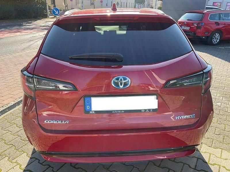 Gebraucht Toyota Corolla Team 98 PS (72 kW) 2022 Rot Kombi