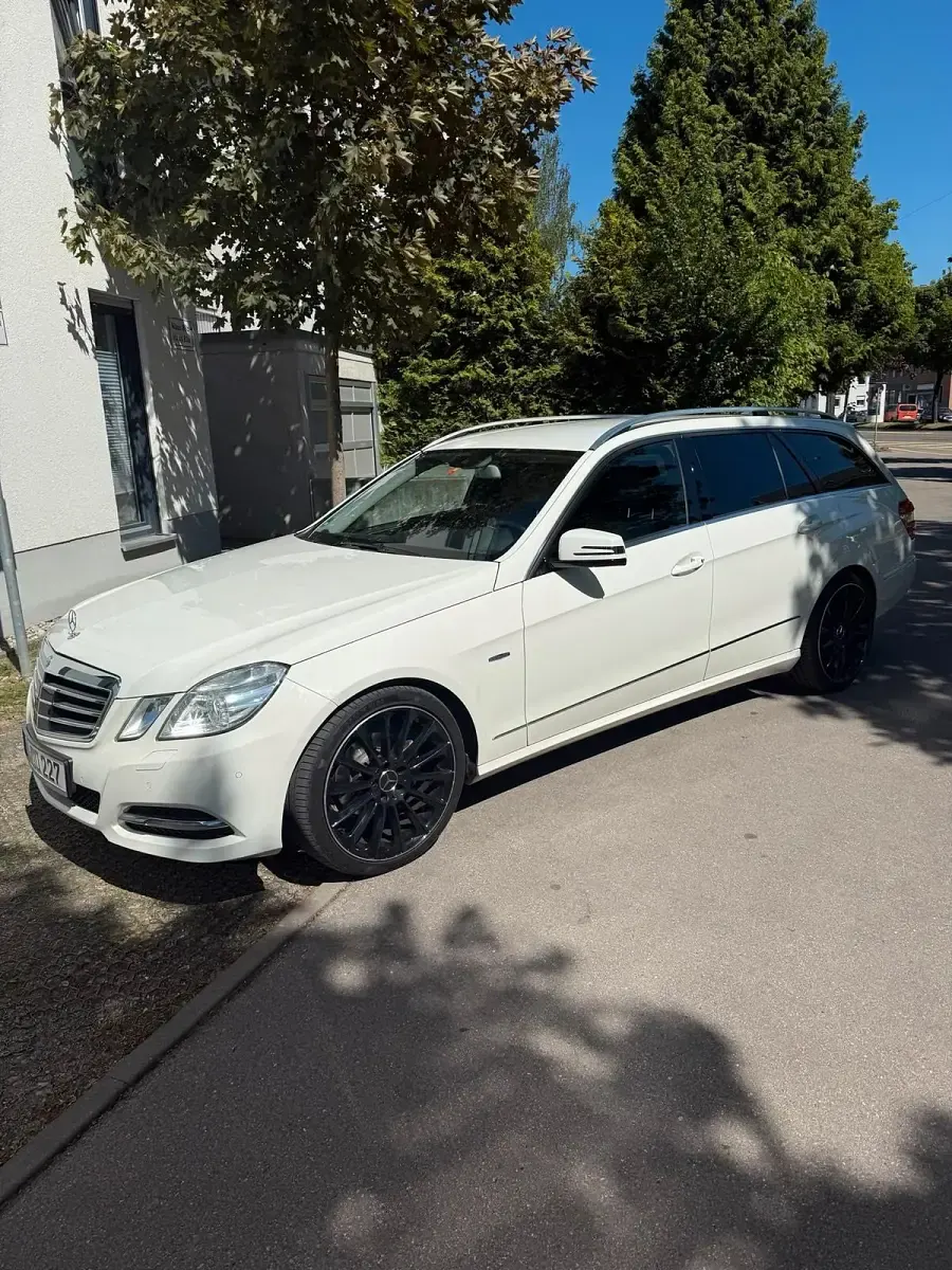 Gebraucht Mercedes E200 Avantgarde 184 PS (135 kW) 2011 Weiß Kombi