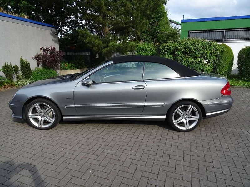 Gebraucht Mercedes CLK200 AMG 184 PS (135 kW) 2009 Palladiumsilber  metalliclack Cabrio