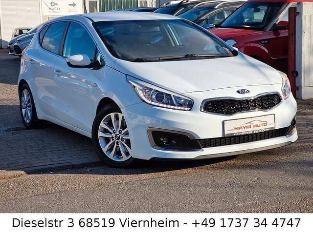 Gebraucht Kia Ceed 135 PS (99 kW) 2015 Weiß Kleinwagen