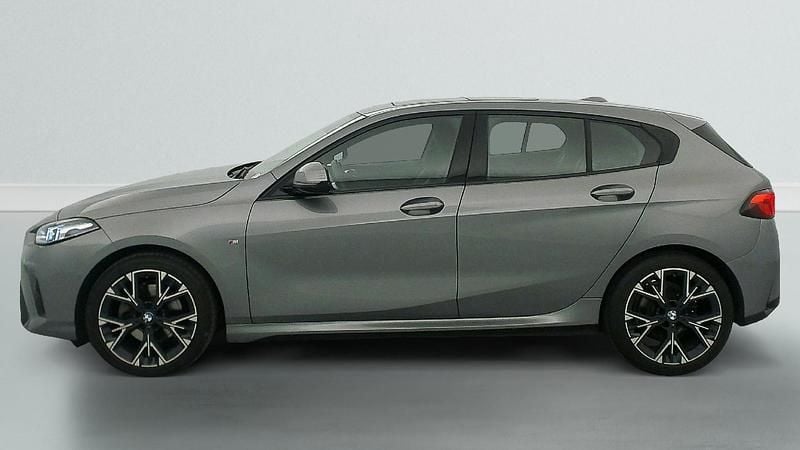 Gebraucht BMW 120 M Sport 163 PS (119 kW) 2025 Skyscraper grau Kleinwagen
