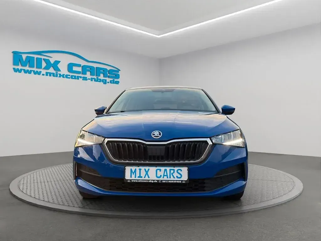 Gebraucht Skoda Scala Active 95 PS (69 kW) 2020 Modra energy/energy blue Kleinwagen