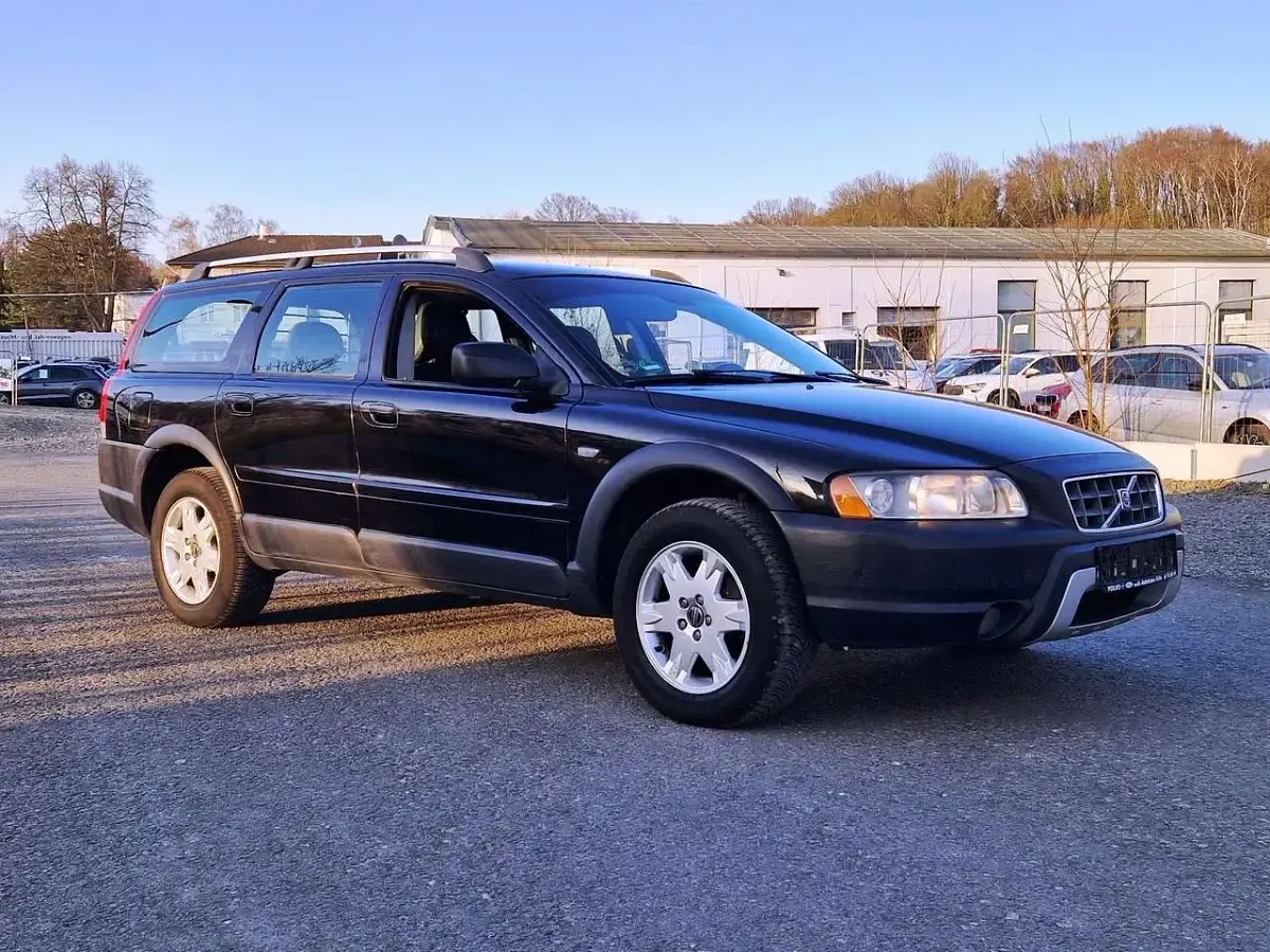Używany Volvo XC70 163 KM (119 kW) 2005 Czarny Kombi
