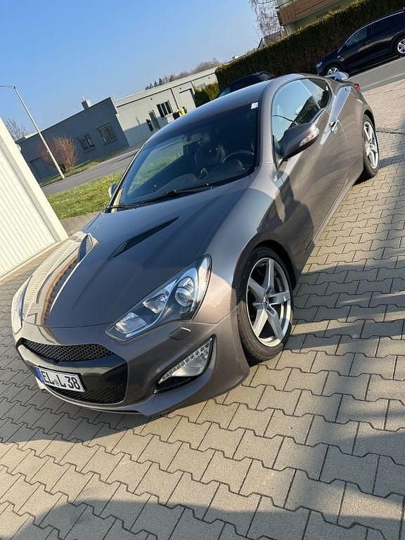 Second-hand Hyundai Genesis 347 CP (255 kW) 2013 Gri Coupe