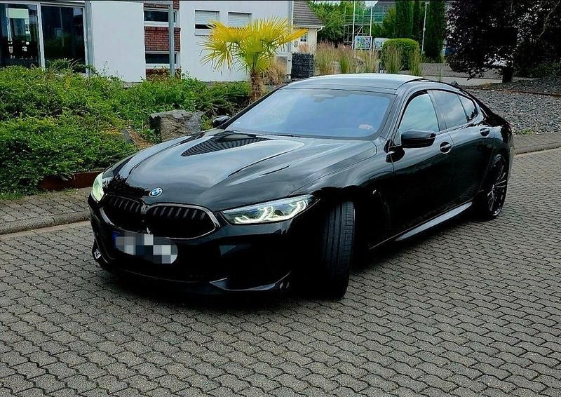 Schwarz Gebraucht 2019 BMW M850 Shadowline Coupé | 45.700 € (Etwas zu teuer) - Bild 1/4