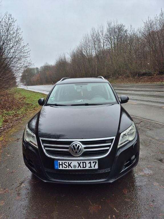 Schwarz Gebraucht 2008 VW Tiguan Sport SUV | 4.600 € (Etwas zu teuer) - Bild 1/4
