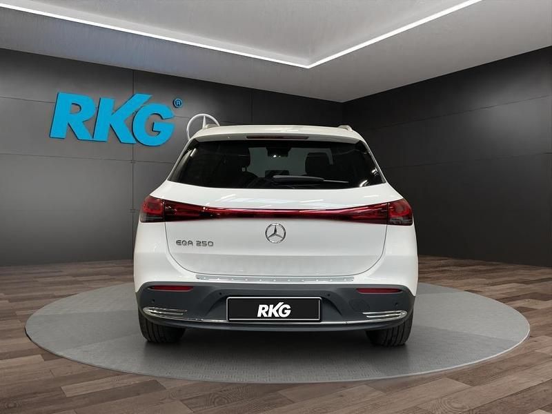Gebraucht Mercedes EQA250 Progressive 139 kW (190 PS) 2022 Weiß SUV