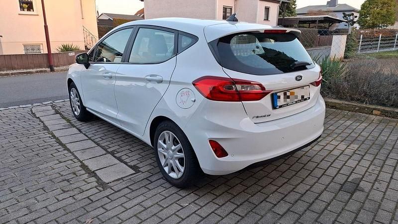 Gebraucht Ford Fiesta Trend 75 PS (55 kW) 2020 Weiß Kleinwagen