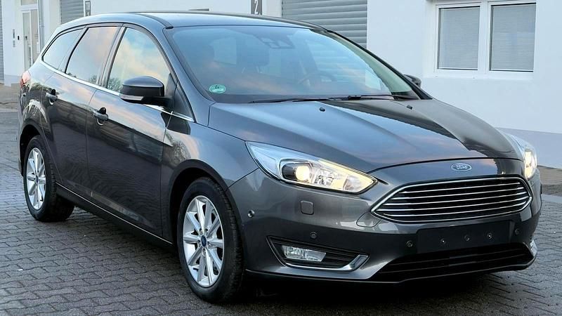 Gebraucht Ford Focus 150 PS (110 kW) 2017 Grau Kombi