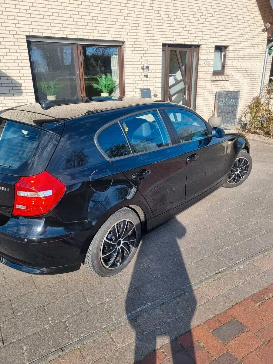 Gebraucht BMW 116 122 PS (89 kW) 2007 Schwarz Kleinwagen