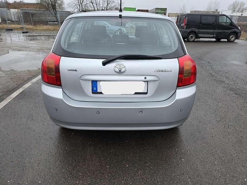 Gebraucht Toyota Corolla 97 PS (71 kW) 2004 Silber Limousine