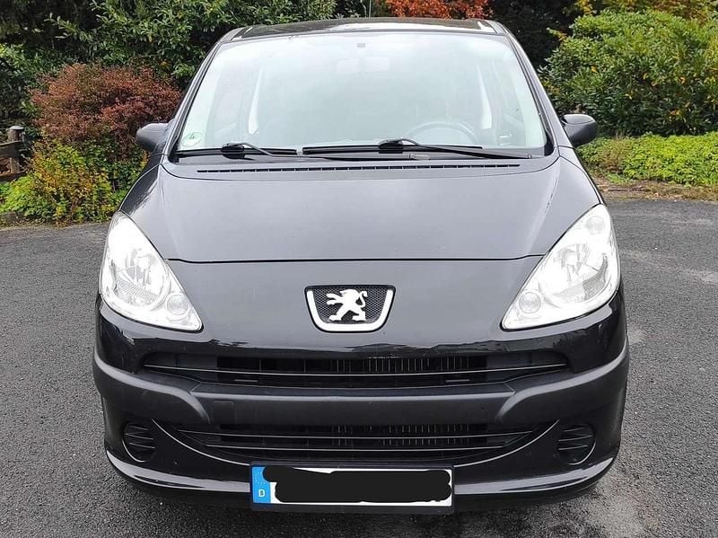 Schwarz Gebraucht 2006 Peugeot 1007 Filou Kleinwagen | 1.950 € (Fairer Preis) - Bild 1/4