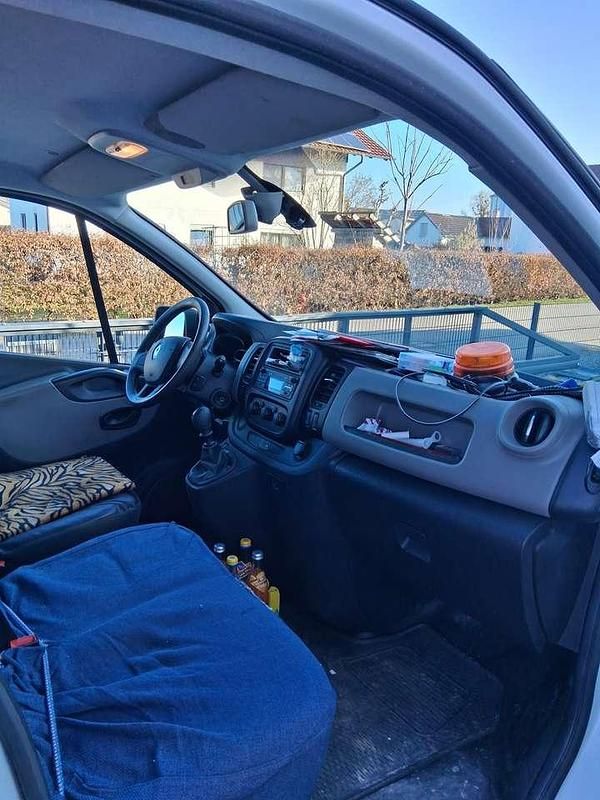 Gebraucht Renault Trafic 120 PS (88 kW) 2015 Weiß Van / Kleinbus