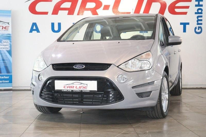 Silber Gebraucht 2011 Ford S-MAX Trend Van / Kleinbus | 9.222 € (Etwas zu teuer) - Bild 1/4