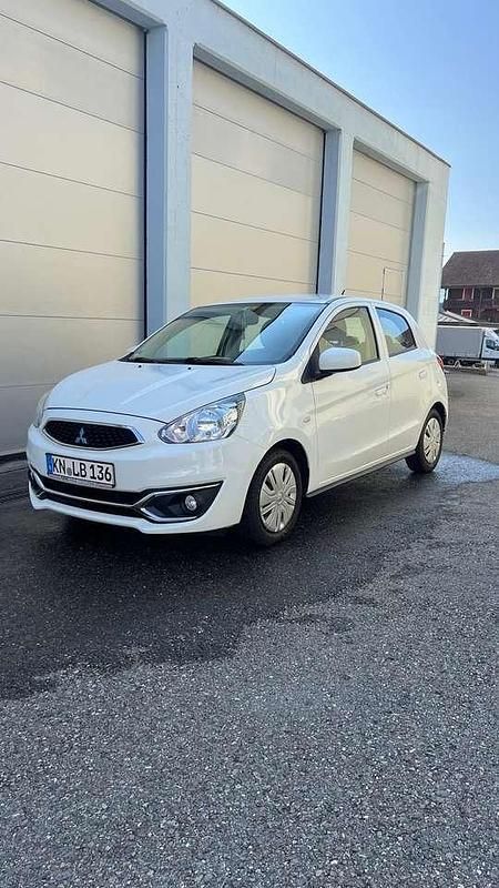 Weiß Gebraucht 2017 Mitsubishi Space Star Limousine | 5.000 € (Fairer Preis) - Bild 1/4