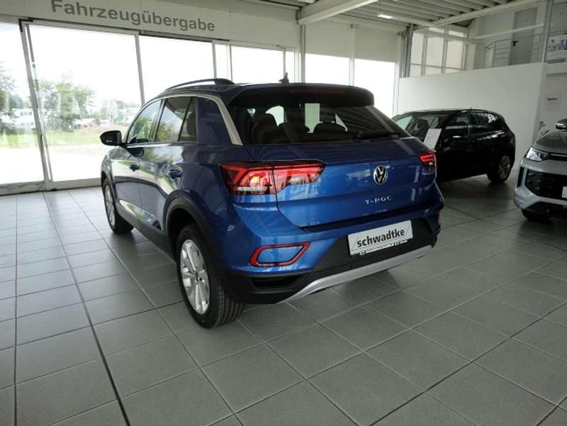 Gebraucht VW T-Roc Life 116 PS (85 kW) 2025 Ravennablaumetallic SUV