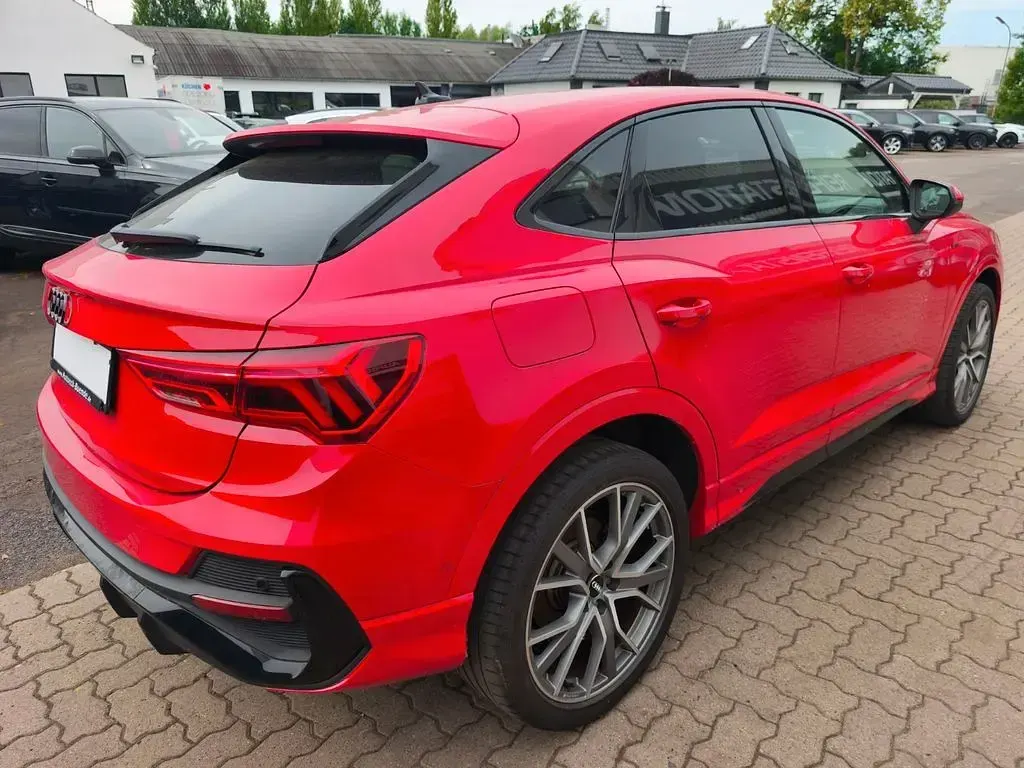 Gebraucht Audi Q3 Ambiente 150 PS (110 kW) 2020 Rot SUV