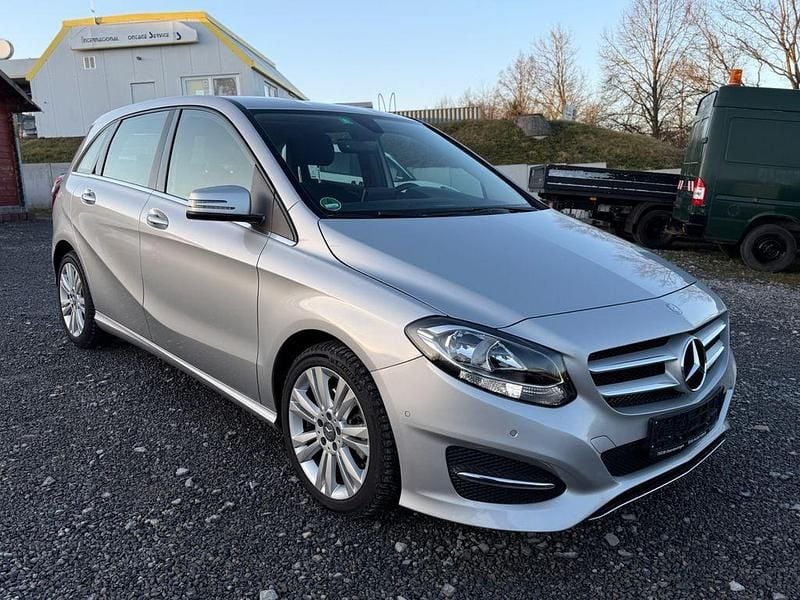 Gebraucht Mercedes B180 122 PS (89 kW) 2016 Silber Van / Kleinbus