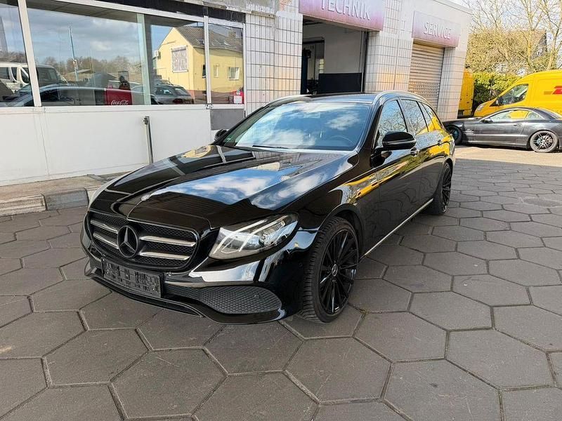 Gebraucht Mercedes E220 194 PS (142 kW) 2016 Schwarz Kombi