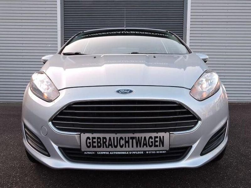 Gebraucht Ford Fiesta SYNC Edition 75 PS (55 kW) 2014 Silber Kleinwagen