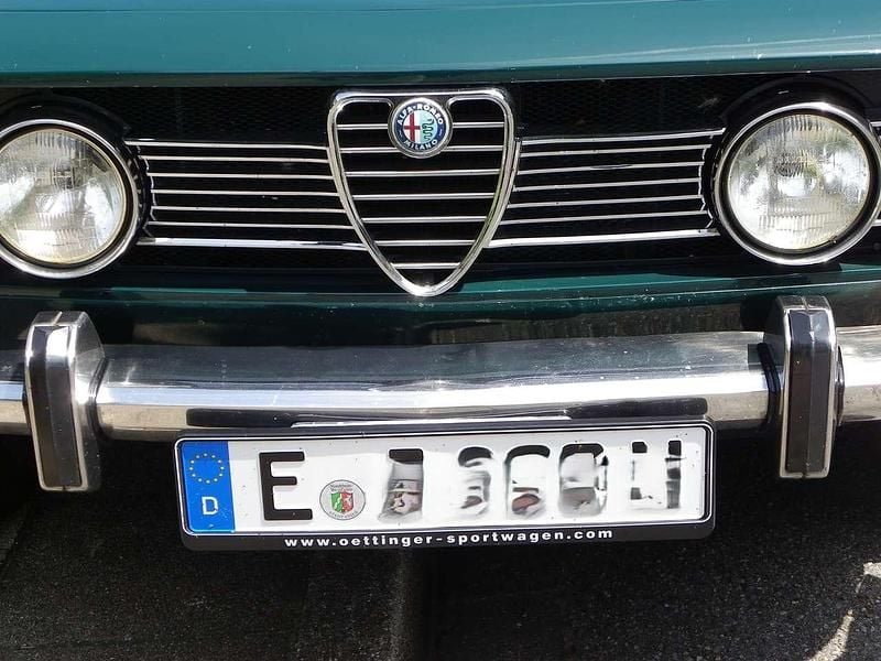 Grün Gebraucht 1970 Alfa Romeo 1750 Limousine | 25.000 € - Bild 1/4