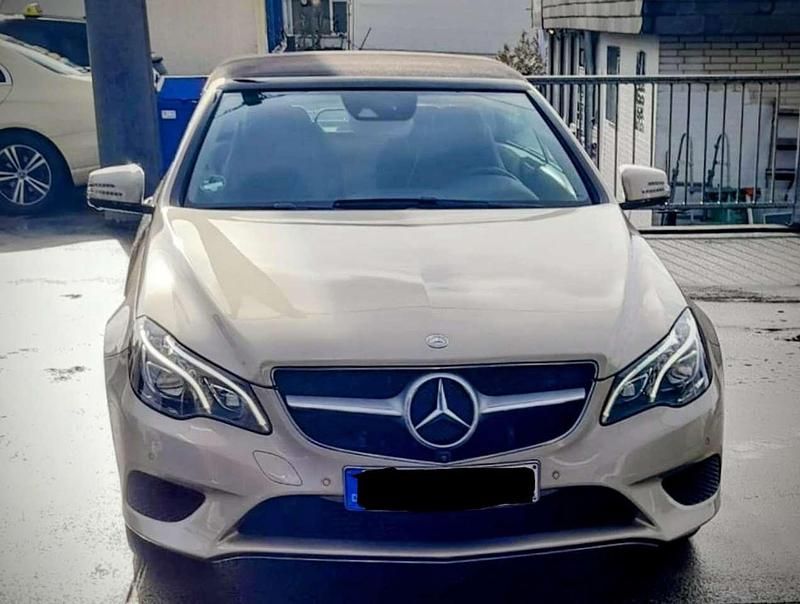 Gebraucht Mercedes E220 170 PS (125 kW) 2014 Beige Cabrio