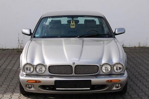 Silber Gebraucht 1999 Jaguar XJR Limousine | 41.999 € - Bild 1/4