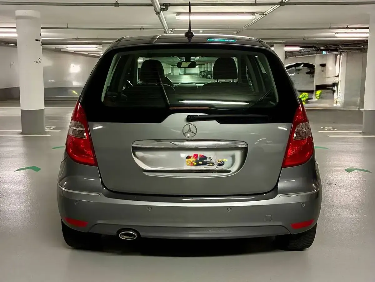 Gebraucht Mercedes A160 Elegance 82 PS (60 kW) 2011 Grau Kleinwagen