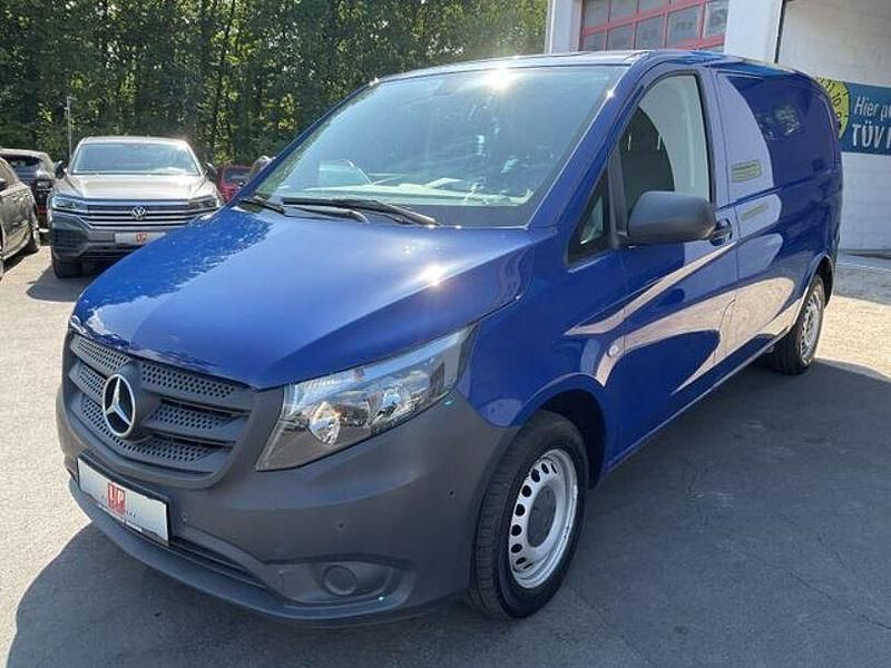 Blau Gebraucht 2017 Mercedes Vito Van / Kleinbus | 17.990 € (Superpreis) - Bild 1/4