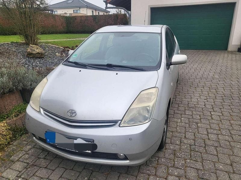 Grau Gebraucht 2005 Toyota Prius Sol Kleinwagen | 2.499 € (Superpreis) - Bild 1/4