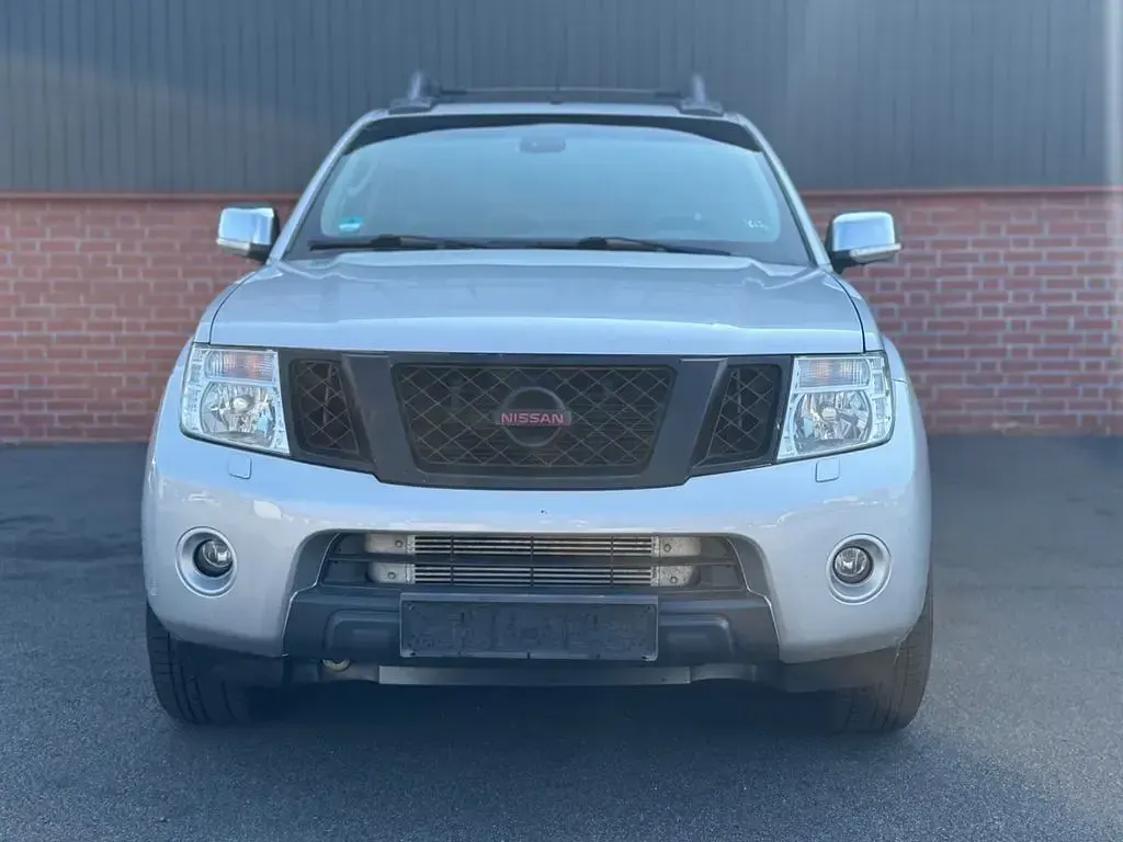 Gebraucht Nissan Navara 231 PS (169 kW) 2011 Silber Pickup