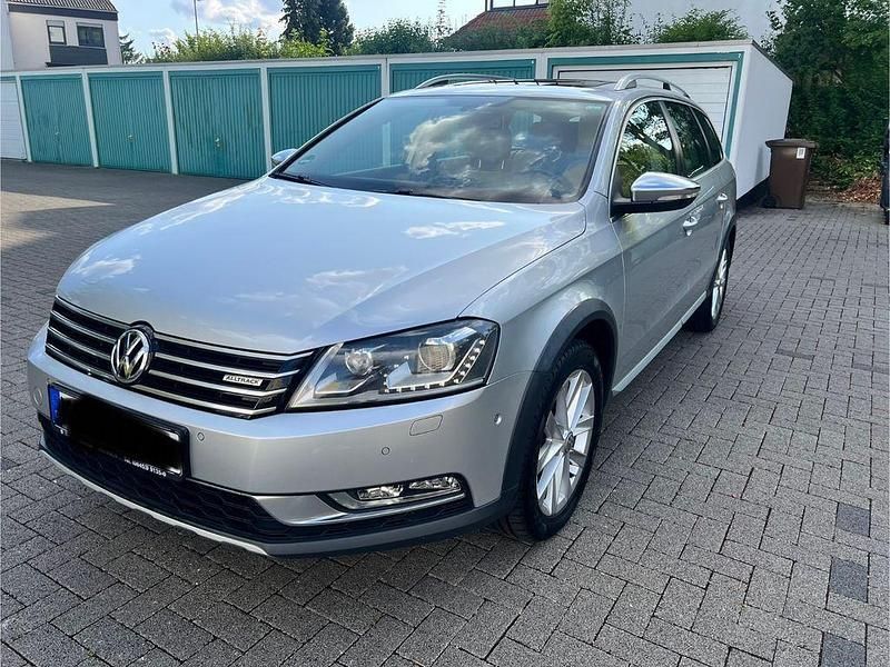 Silber Gebraucht 2013 VW Passat Alltrack Kombi | 9.000 € (Guter Preis) - Bild 1/4