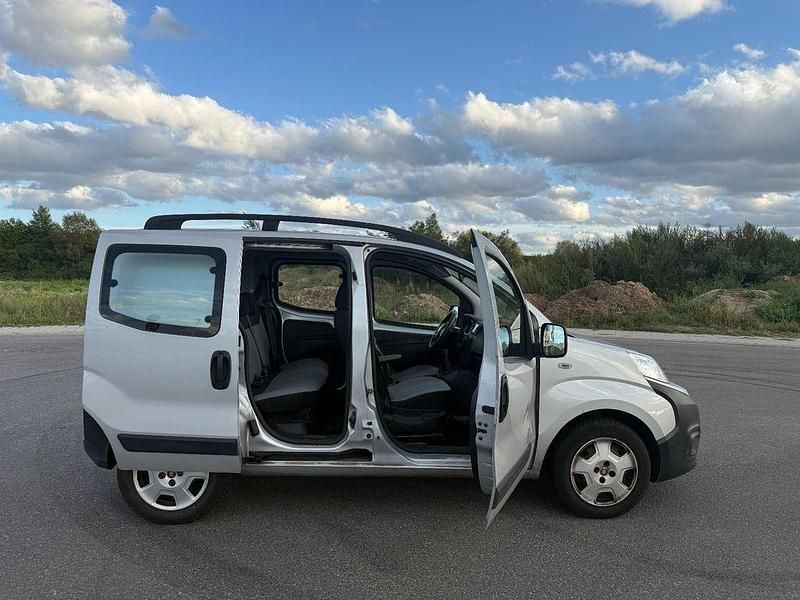 Gebraucht Fiat Fiorino 80 PS (58 kW) 2020 Silber Van / Kleinbus