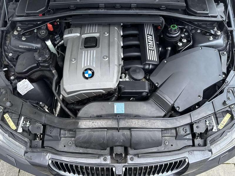 Gebraucht BMW 325 218 PS (160 kW) 2007 Limousine