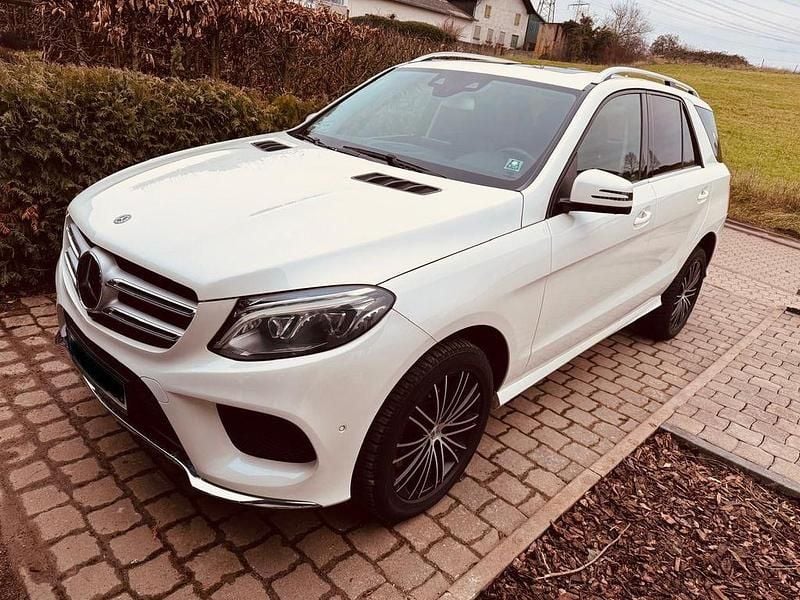 Weiß Gebraucht 2017 Mercedes GLE400 SUV | 29.500 € (Fairer Preis) - Bild 1/4