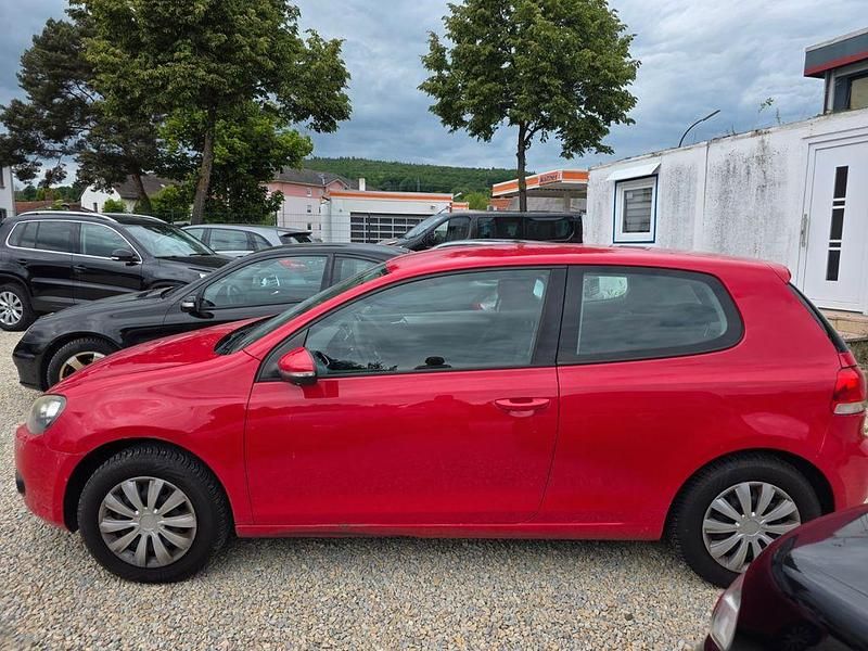 Gebraucht VW Golf VI Trendline 80 PS (58 kW) 2010 Rot Kleinwagen