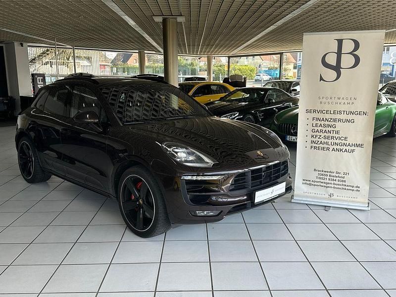 Braun Gebraucht 2017 Porsche Macan GTS Chrono SUV | 28.750 € (Teuer) - Bild 1/4