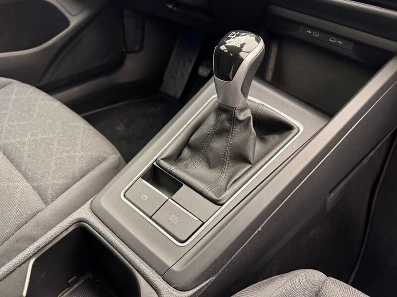 Gebraucht VW Golf VIII Life 131 PS (96 kW) 2024 Weiß Kleinwagen