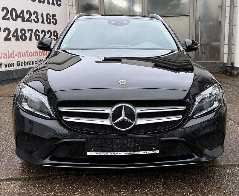 Gebraucht Mercedes C180 122 PS (89 kW) 2021 Schwarz Kombi