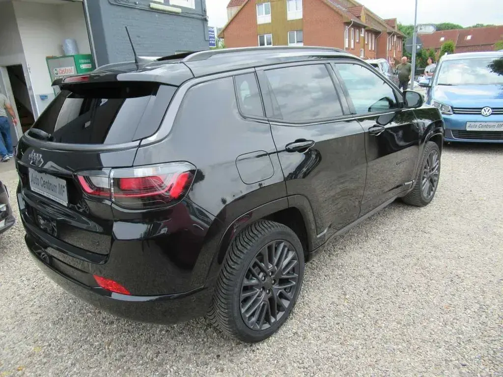 Gebraucht Jeep Compass 150 PS (110 kW) 2021 Schwarz SUV