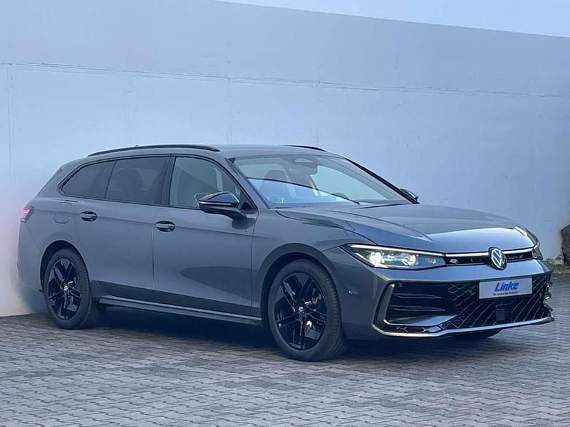 Neu VW Passat Pro 150 PS (110 kW) 2026 Diabasgrau metallic Kombi