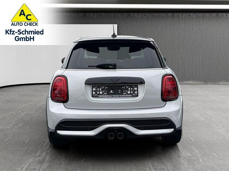 Gebraucht Mini Cooper S Classic 178 PS (130 kW) 2023 White silver Kleinwagen