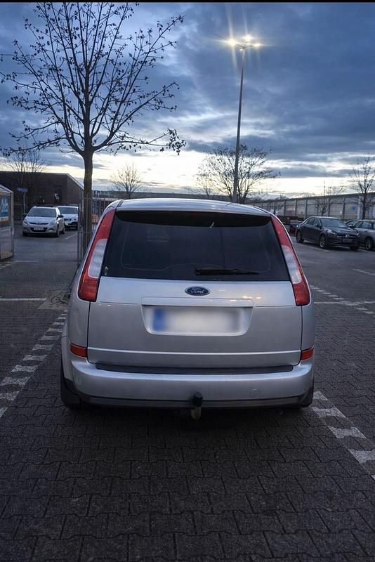 Używany Ford Focus 109 KM (80 kW) 2005 Szary Minivan