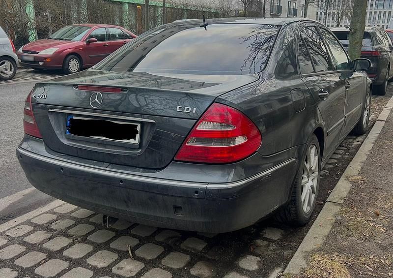 Gebraucht Mercedes E270 177 PS (130 kW) 2005 Schwarz Limousine
