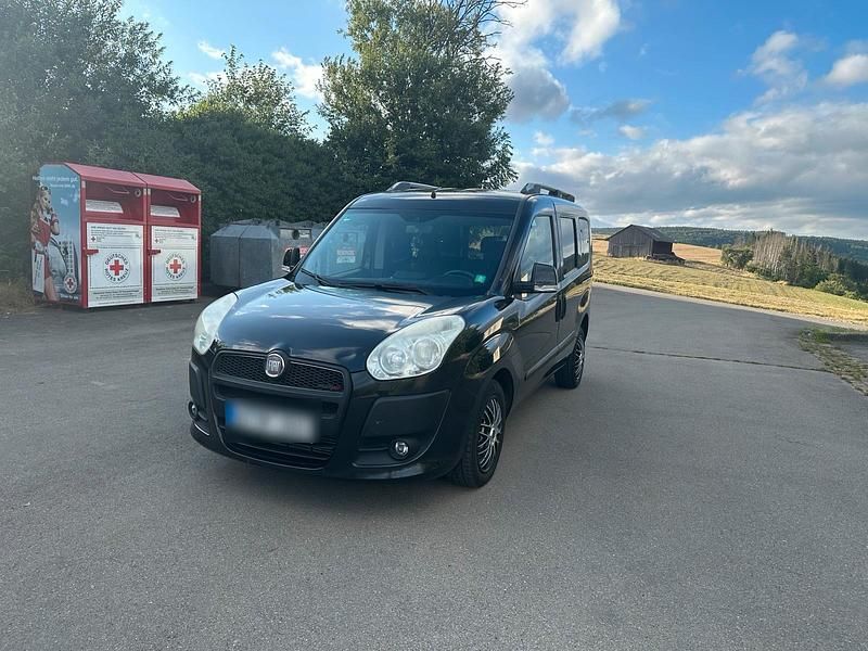 Schwarz Gebraucht 2011 Fiat Doblò Van / Kleinbus | 4.600 € (Fairer Preis) - Bild 1/4