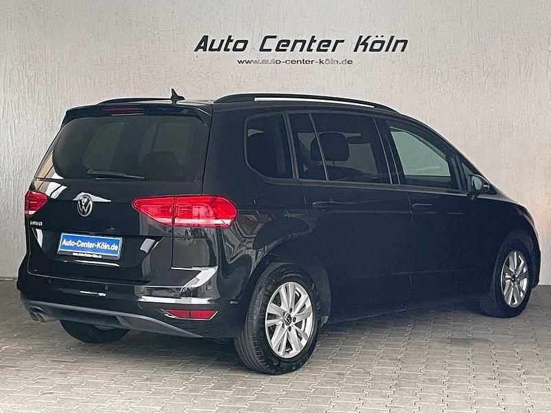 Gebraucht VW Touran 150 PS (110 kW) 2021 Deep black perleffekt Van / Kleinbus